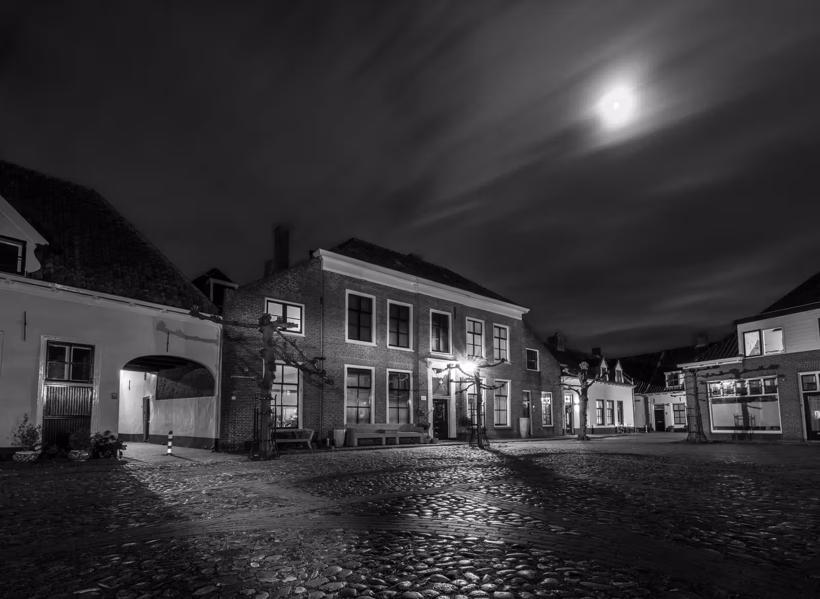 Historisch plein bij nacht